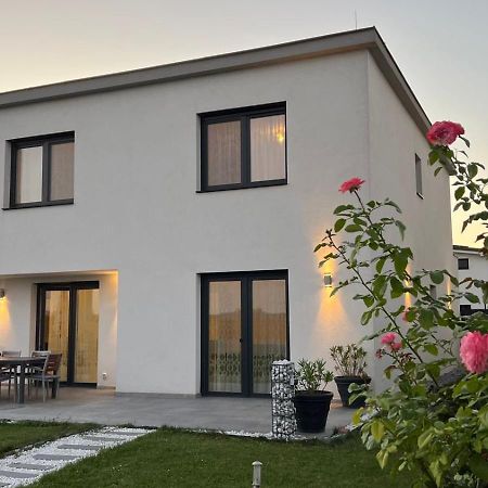 Guesthouse Parndorf Eksteriør bilde