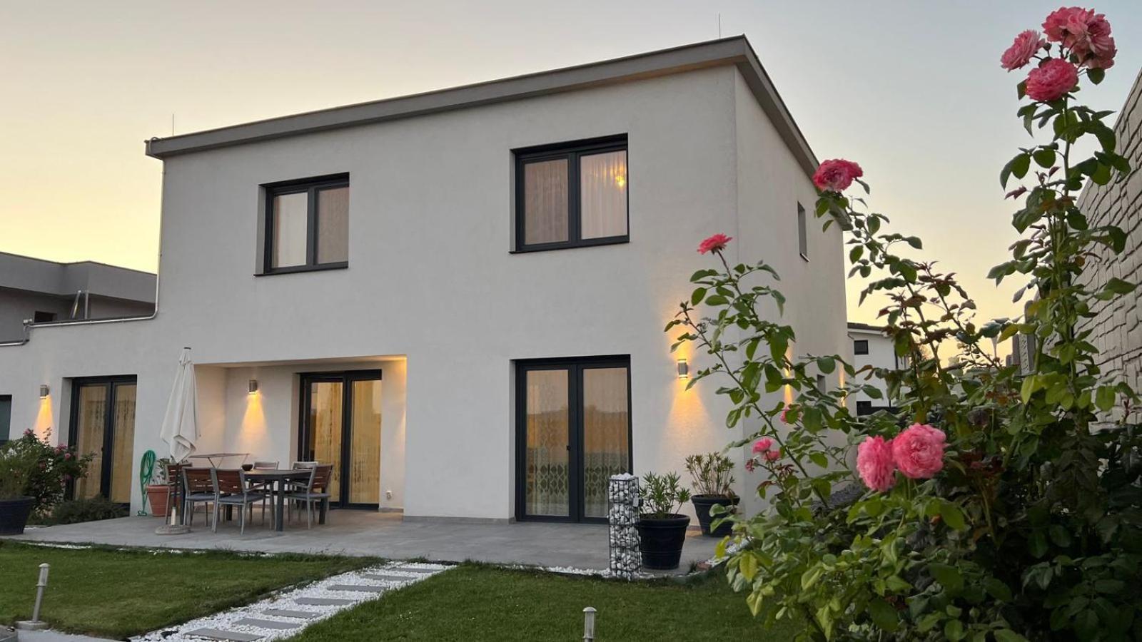 Guesthouse Parndorf Eksteriør bilde